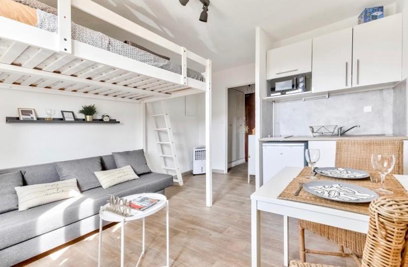 Studio Avec Piscines A 500M De La Plage Bandol Zewnętrze zdjęcie