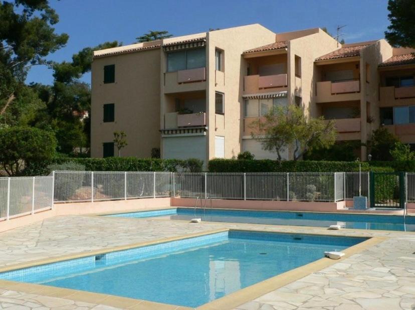 Studio Avec Piscines A 500M De La Plage Bandol Zewnętrze zdjęcie